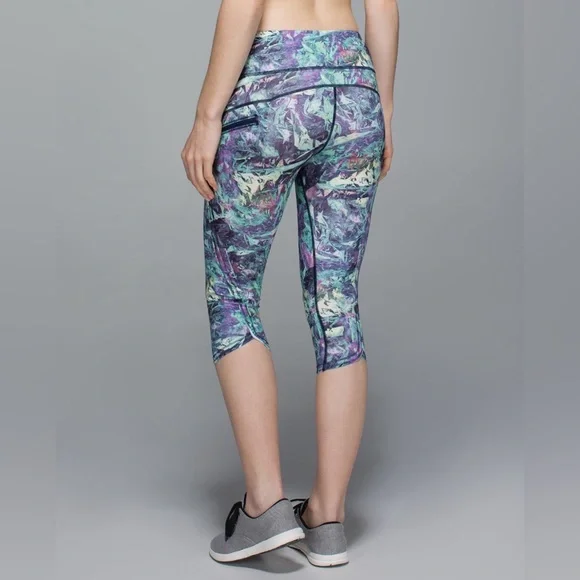 Lululemon Run: Top Speed Crop - Picture 1 of 10
